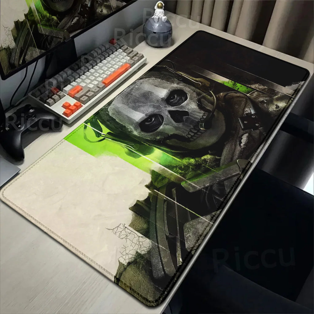 Tapis de souris ou de bureau Call of Duty Warzone avec design Ghost, surface lisse et base en caoutchouc antidérapante. Livraison gratuite dès 12,50€.