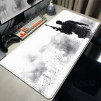 Tapis de souris ou de bureau Call of Duty Warzone avec design noir et blanc, surface lisse et base en caoutchouc antidérapante. Accessoire gaming idéal avec livraison gratuite.