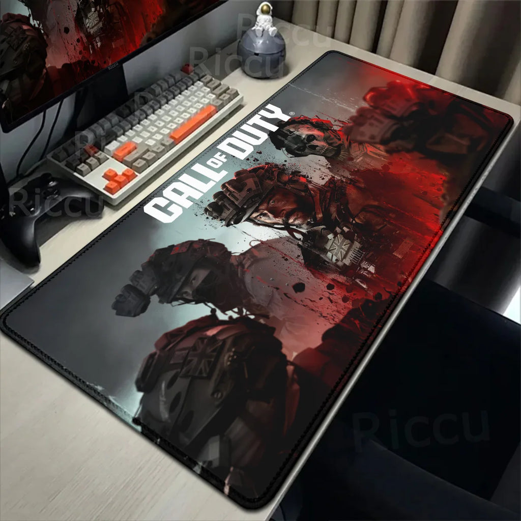 Tapis de bureau ou de souris de tout Call of Duty avec design de soldats en armure, surface lisse et base en caoutchouc antidérapante pour gaming.