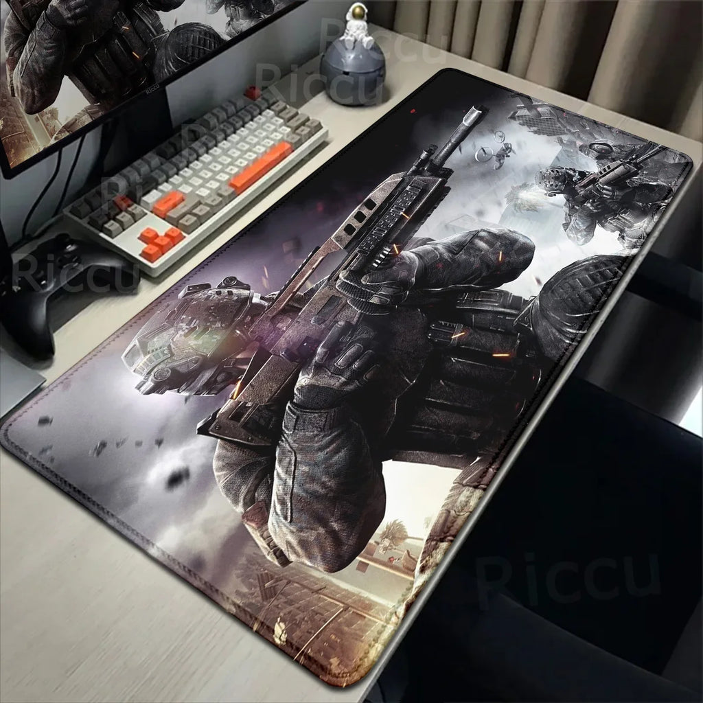 Tapis de souris ou de bureau Call of Duty Warzone avec surface lisse et base en caoutchouc antidérapante, idéal pour le gaming. Design immersif de soldat en action, parfait pour les setups de jeu PC – Livraison gratuite.