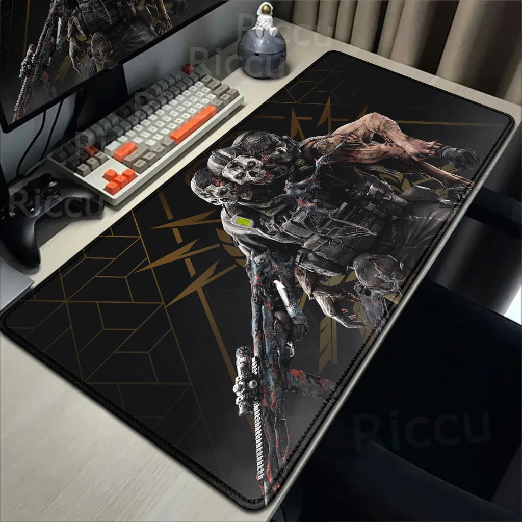 Tapis de bureau ou de souris de tout Call of Duty avec design de soldat armé, surface lisse et base en caoutchouc antidérapante pour gaming.
