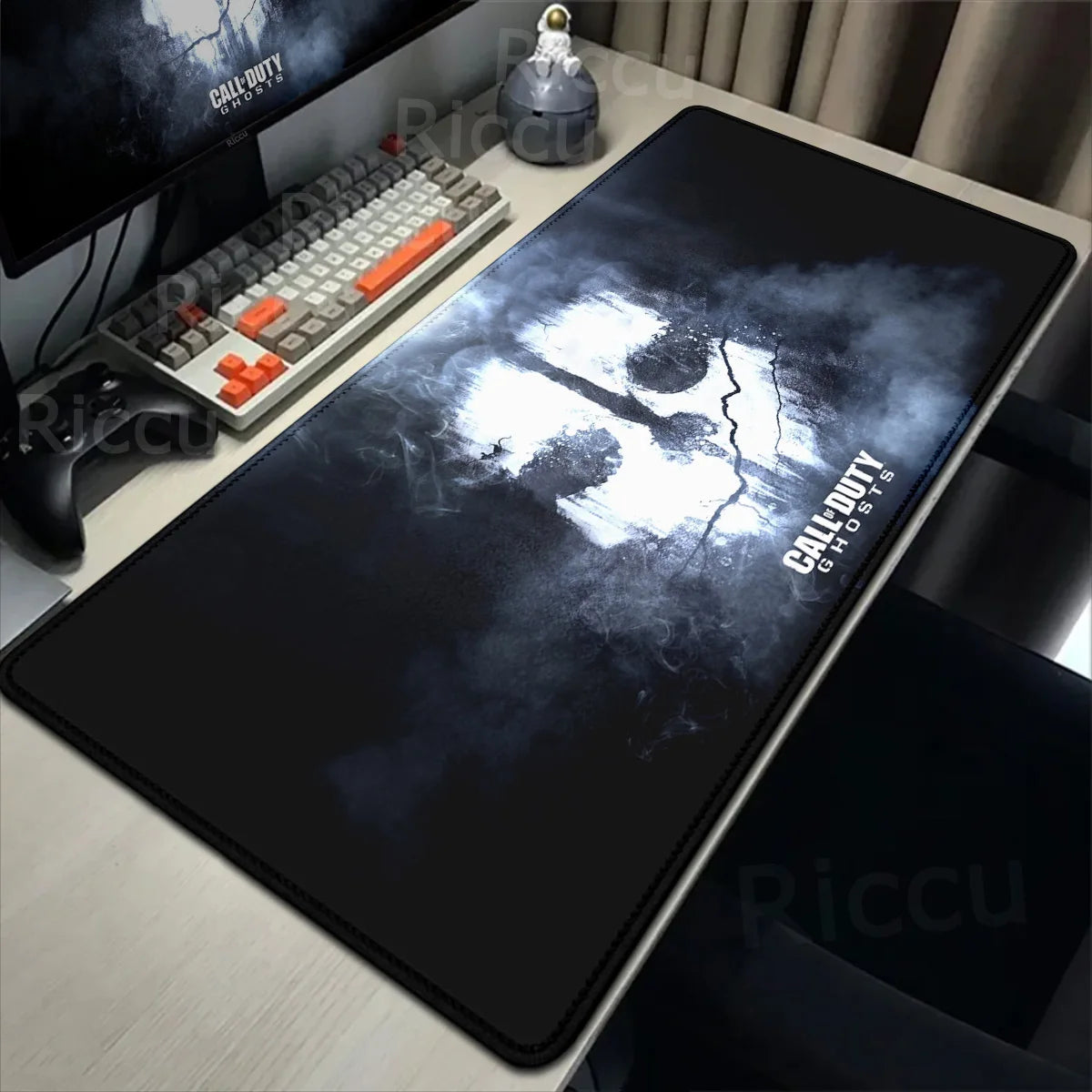 Tapis de souris ou de bureau Call of Duty Warzone avec motif crâne, surface lisse et base en caoutchouc antidérapante. Idéal pour gaming, livré gratuitement.