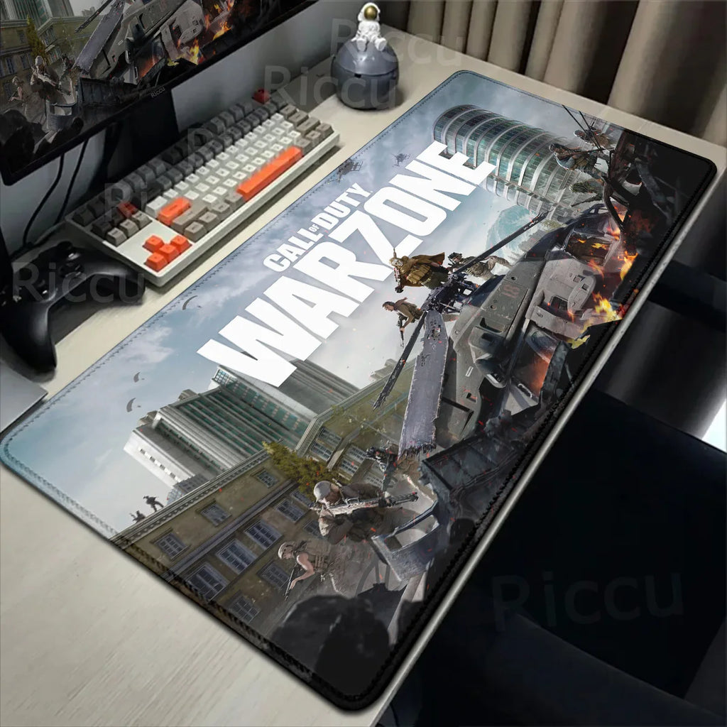 Tapis de bureau ou de souris de tout Call of Duty Warzone avec surface lisse et base en caoutchouc antidérapante, idéal pour setup gaming.
